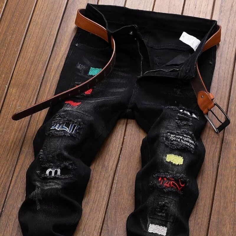 Streetwear Brand Designer - Kore Moda Sokak Giyim Markası Yırtık